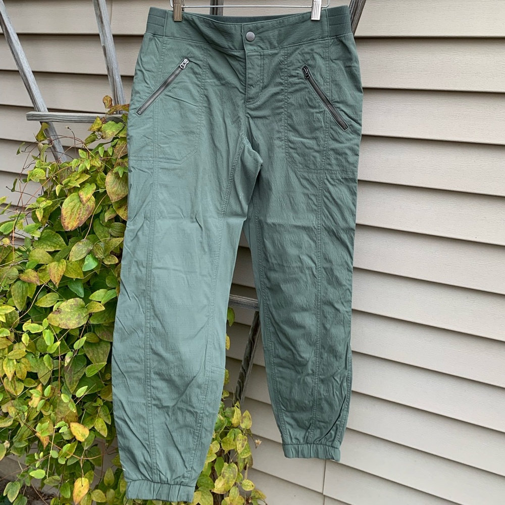 Athleta Size 10 Olive Joggers